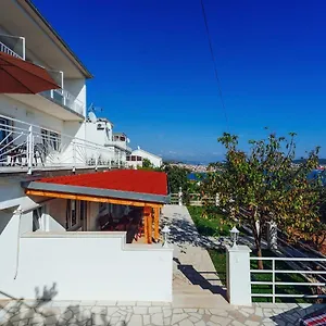 apartmani-simundic.hotels-in-trogir.com/